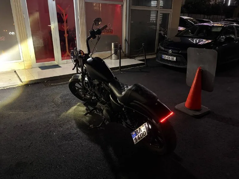 Harley Davidson 883 1