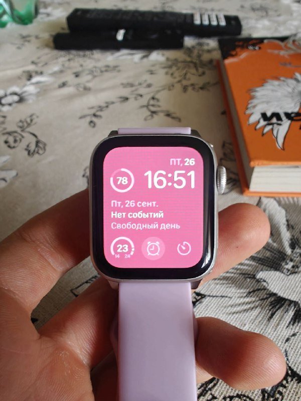 Apple Watch SE2 40mm с ремешком и зарядкой 3