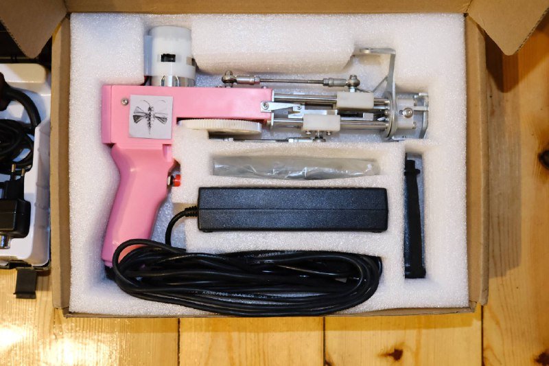 набор для тафтинга с пистолетом, машинкой, тканью и станиной