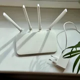 Весы Xiaomi Mi Smart Scale 2, роутер Xiaomi Mi Router 4A 2