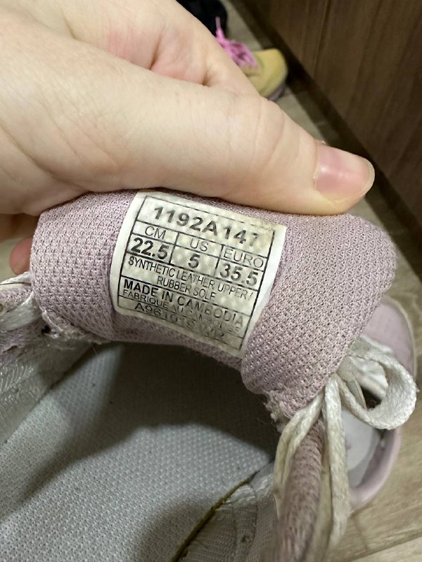 Женские кроссовки Asics 35.5 размер 5