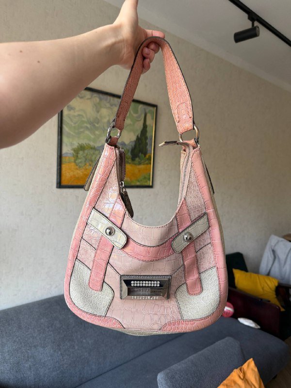 Сумочка Guess оригинал средний размер 3