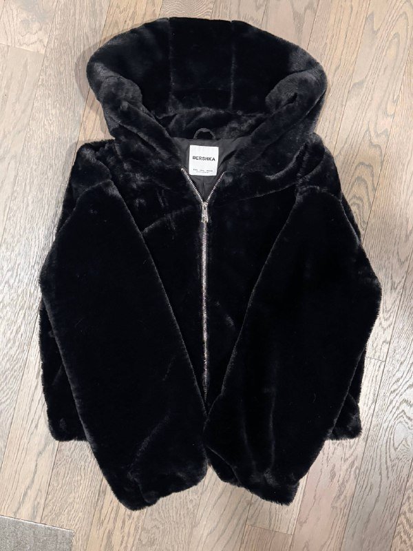 Черная шубка из Bershka, размер L 2