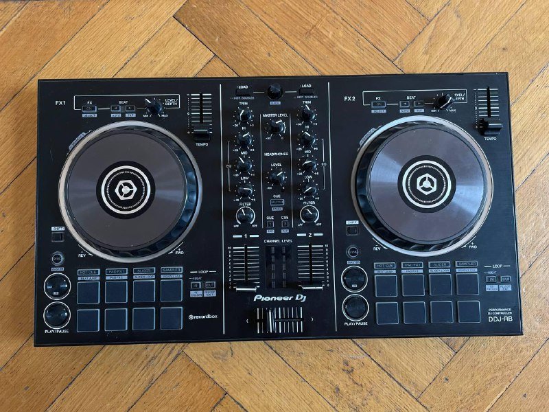 Контроллер Pioneer DDJ-RB