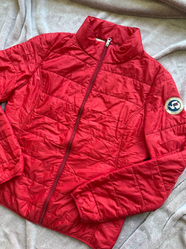 Жилетка Nike, Анорак Dickies, Ветровка Napapijri, Ветровка Lacoste, Ветровка Kappa, Жилетка The Stronghold, Худи Ellesse, Легкая женская куртка Napapijri, Худи Puma 8
