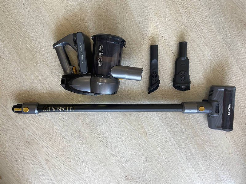 Беспроводной пылесос Sencor с насадками и аккумулятором