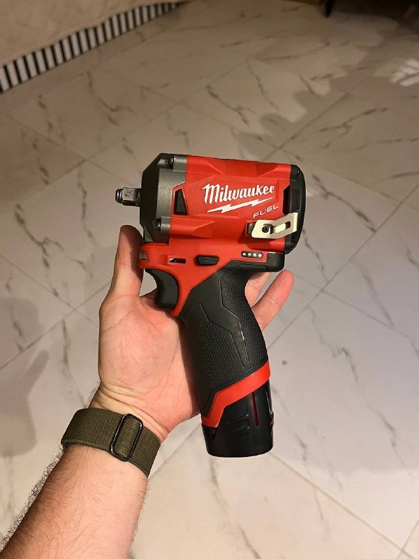 Гайковёрт Milwaukee M12 FUEL 2554 Stubby Wrench 3/8