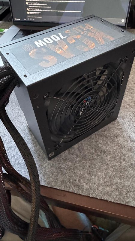 материнская плата ASUS, процессор Intel i7, видеокарта GTX1060ti, блок питания AeroCool, системный блок 8