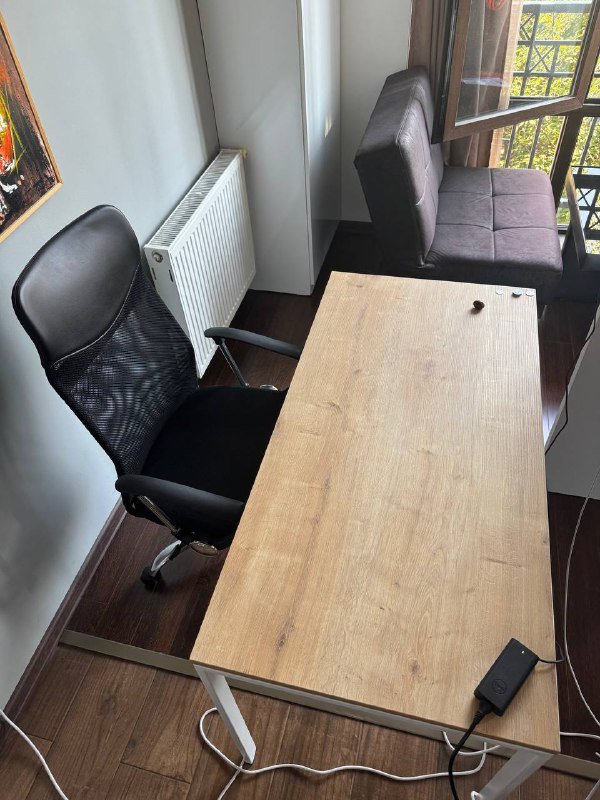 Стол, офисное кресло