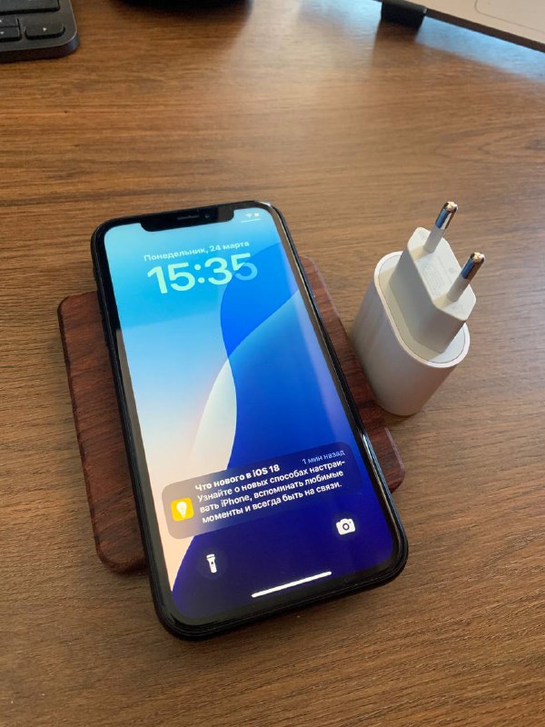 iPhone XR Black 64gb 3