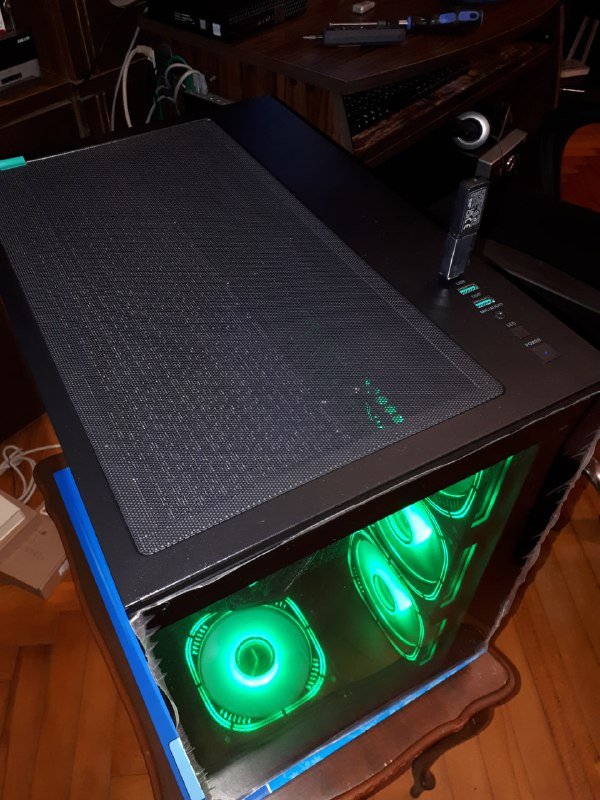 Игровой компьютер с монитором 27 дюймов 3