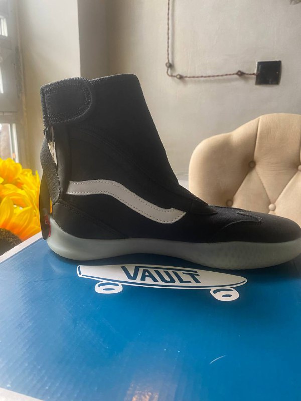 Vans 37, Mono 37, Guardiani 37, Reebok shoes 5
