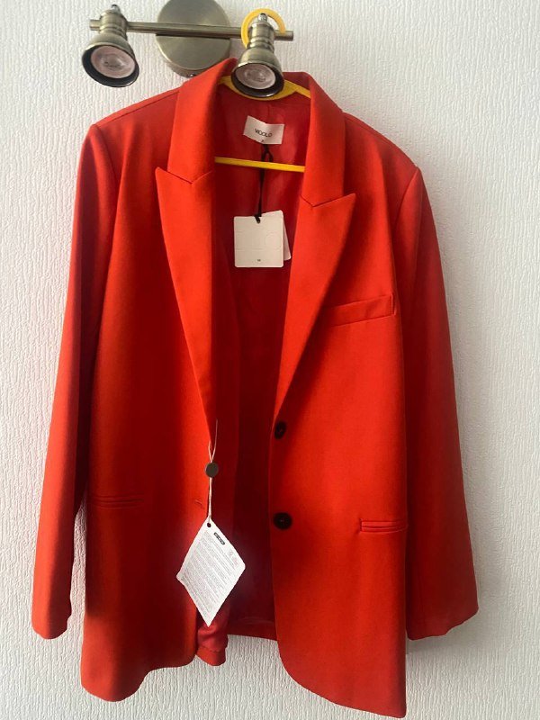 джинсы и брюки размер s, пиджак размер L