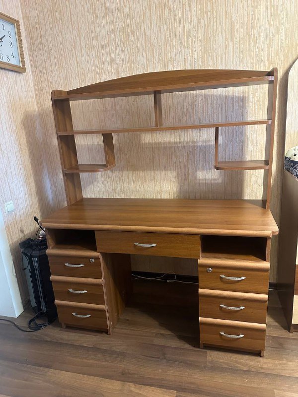 Компьютерный стол с полками съемными 3