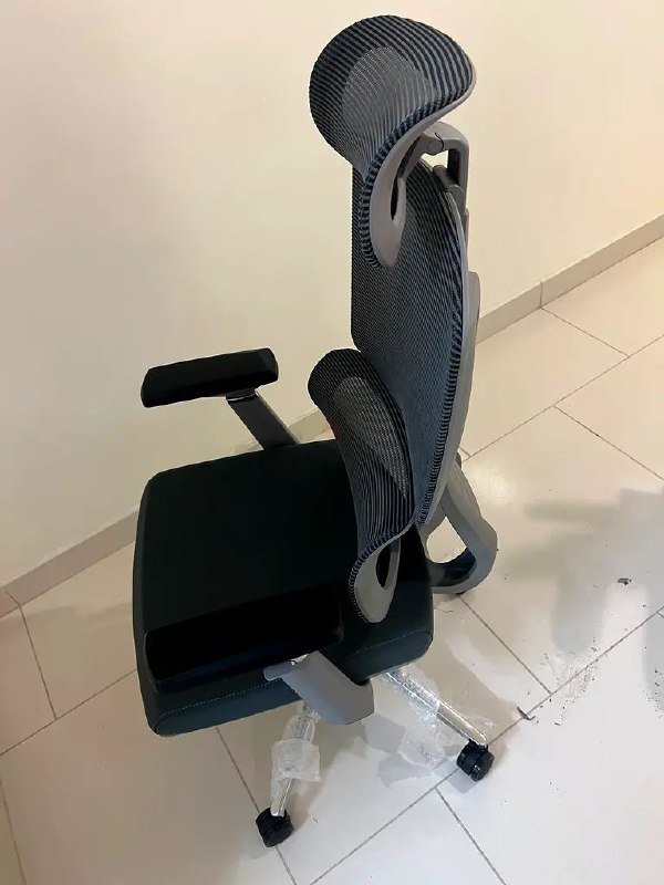 Компьютерное кресло с поясничной поддержкой