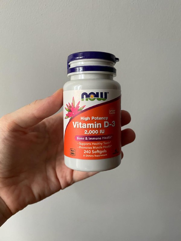 Гантели, витамин D, ножницы, кастрюля, подушка, покрывало, машинка для катышек, штопор 2