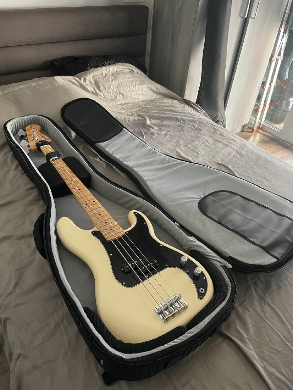 Fender precision bass
