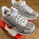 Женские кроссовки Nike Vomero 5 1
