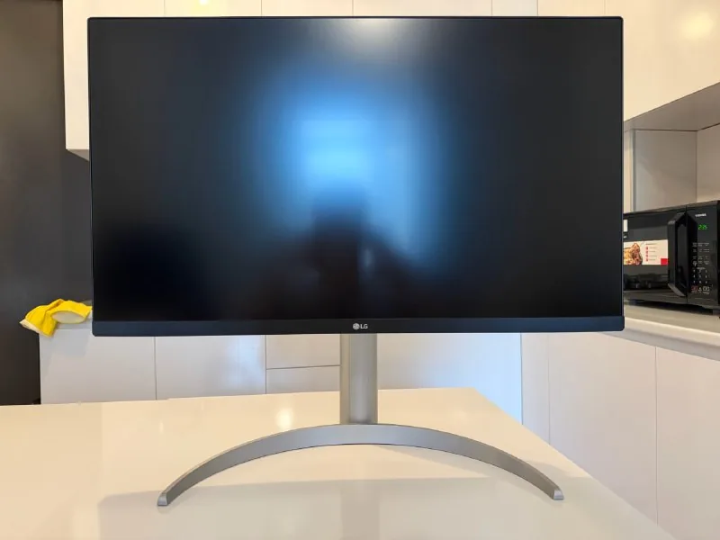 LG 27UP550N-W, LG UltraFine 27UP850K-W 1