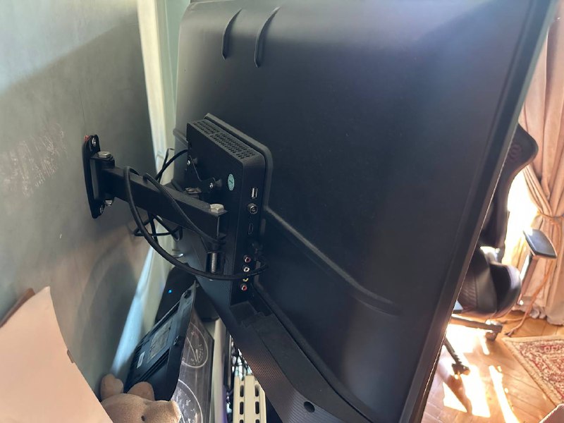 Монитор Samsung LS22A100, видеокарта MSI ARMOR RTX 2070 8gb, телевизор SKYWORTH 32 inch 4