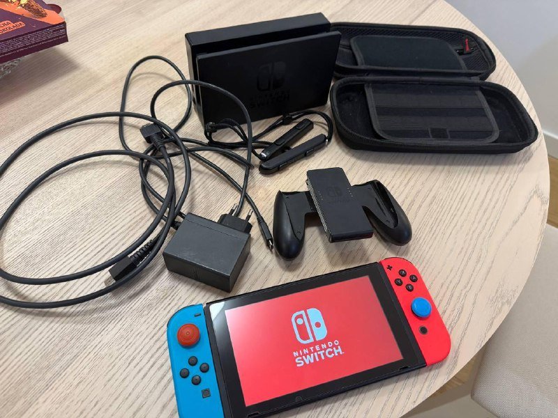 Nintendo Switch LCD второй ревизии полный комплект чехол