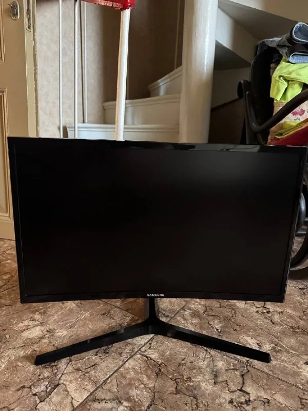 Samsung игровой монитор 24" 1