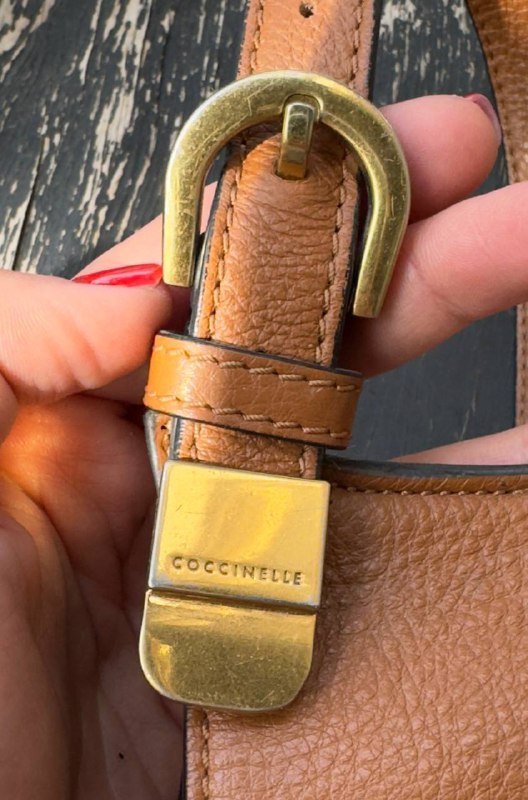 Сумка из натуральной кожи Coccinelle карамельного цвета 5