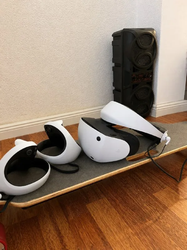 Электролонгборд Buzzboards B2, VR-шлем PlayStation VR2 1