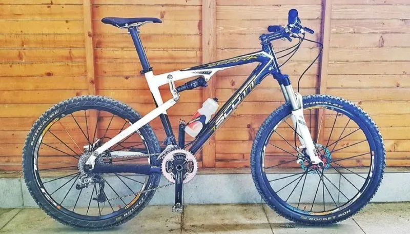 Scott Spark 10 full-carbon mountain bike 1