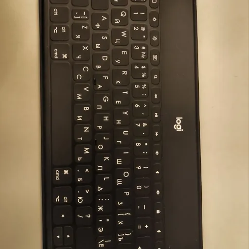 Клавиатура Logitech Go первой версии