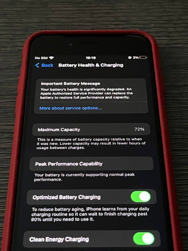 iPhone 8 64GB с чехлом 4