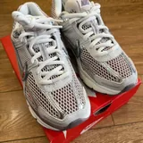 Женские кроссовки Nike Vomero 5 3