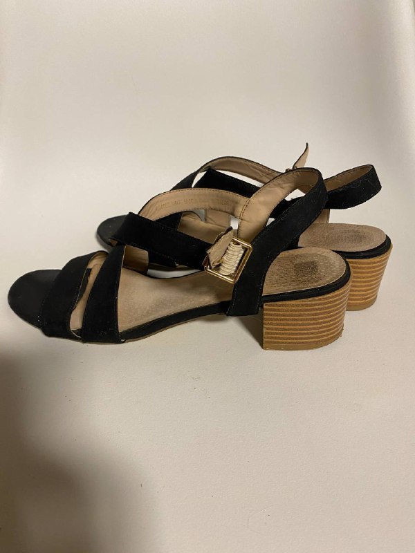 Кроссовки Adidas Gazelle, кеды Converse, ботильоны, босоножки 4