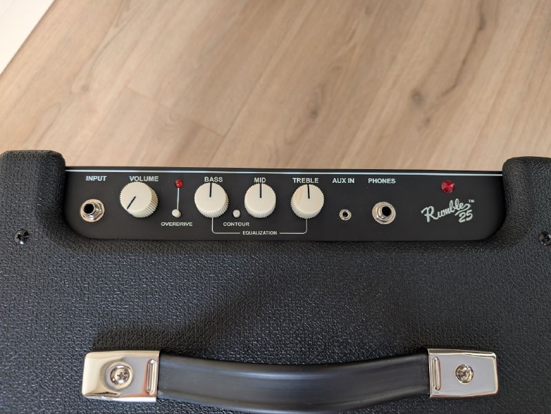 Fender Rumble 25 Bass Combo Amp 2