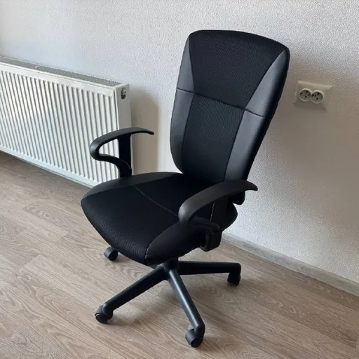 Стол и кресло Jusk