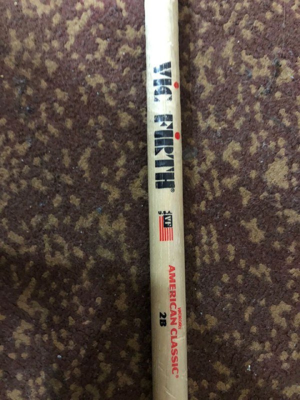 Барабанная палочка Vic Firth American Classic 2B