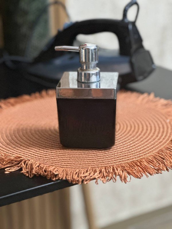 Диспенсер для жидкого мыла