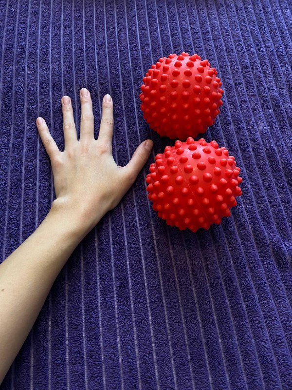 Кепки, юбка, шорты, треккинговые ботинки, книги 6