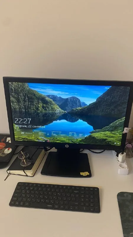 Монитор HP Compaq LA2306x 1