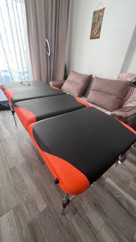 Массажный стол с подлокотниками и чехлом