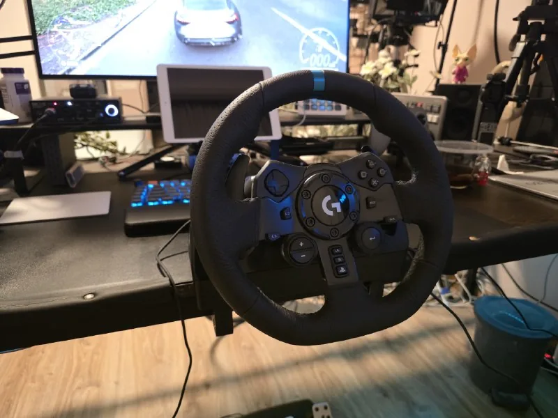 Logitech G923 игровой руль 1