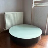Низкий стол, стеклянная столешница 1
