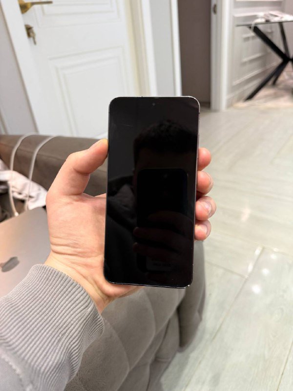 MacBook Air M4 16GB 256GB, Samsung S24 128GB, Apple Magic Keyboards 8