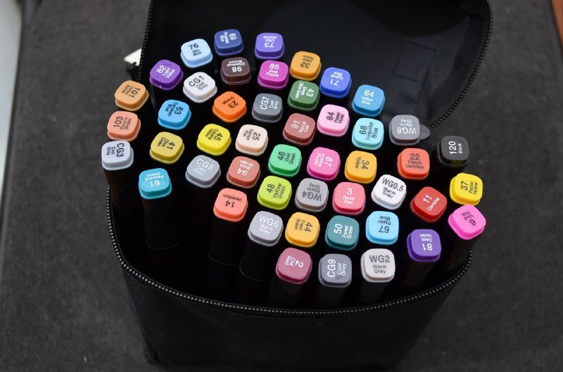 Комплект из 48 двусторонних маркеров для рисования