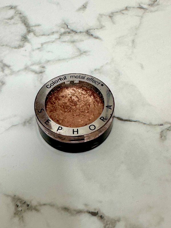 Помада Givenchy, масло для губ Victoria's Secret, La Mer, тени для век