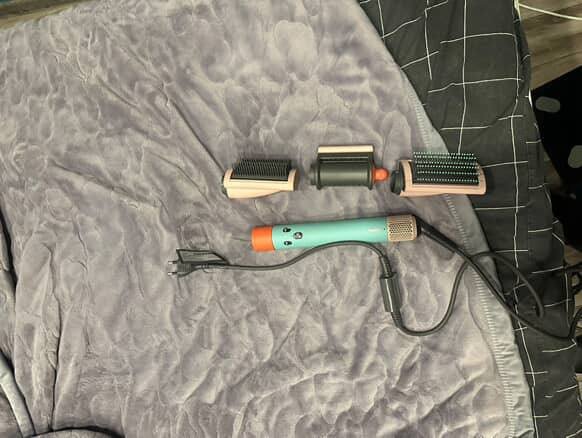 Фен Dyson с насадками 2