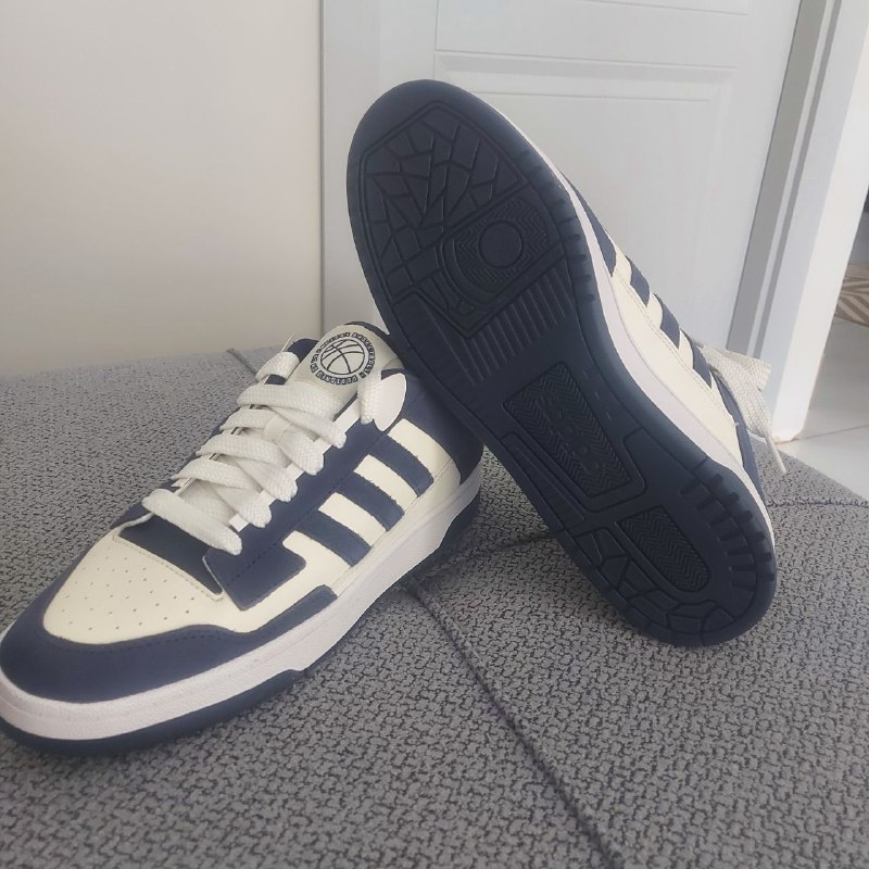 44 размер новые обувь Adidas 4