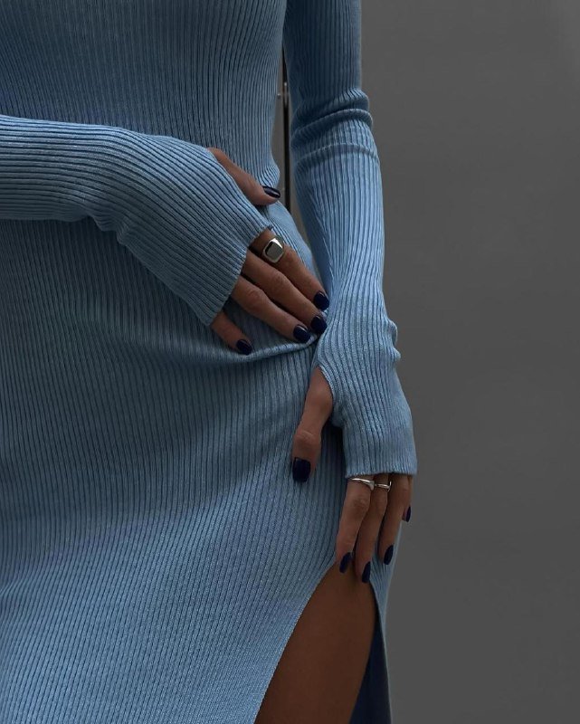 Серебристое сатиновое платье, Голубое вязаное платье с открытой спиной 7