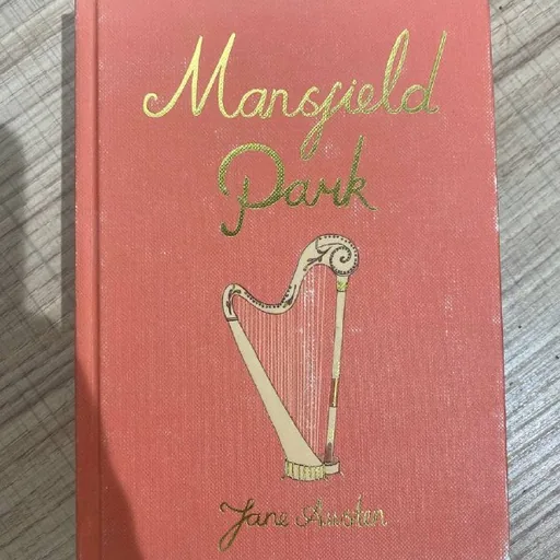 Книги Jane Austen, Делия Оуэнс, Эмили Карпентер, Карен Эбботт, Суджата Масси, Кэролайн Лоуренс, Оливия Мэннинг