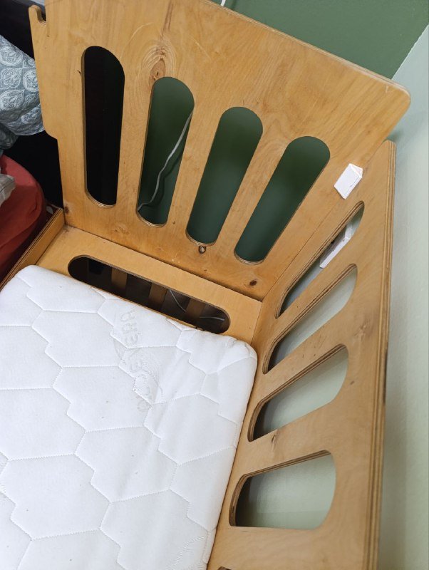 Детская кроватка нестандартная из фанеры 3